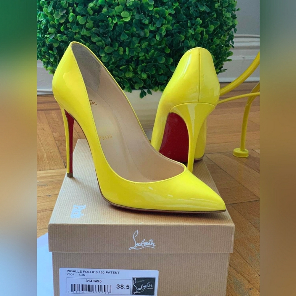 *Never Worn* Christian Louboutin Pigalle Follies 100 Pumps